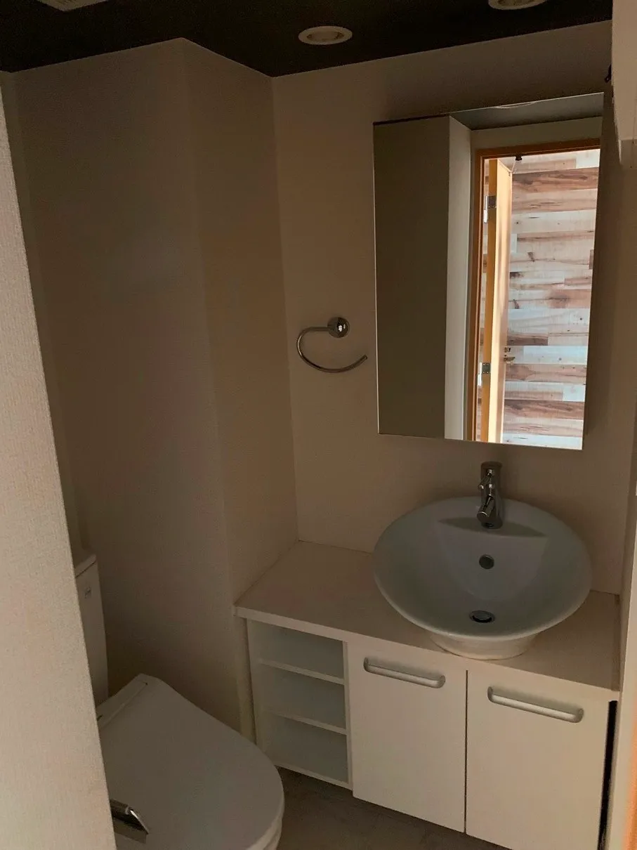 CAVANA Higashikomagata - Interior - ["Wall", "Bathroom Sink", "Plumbing fixture"]