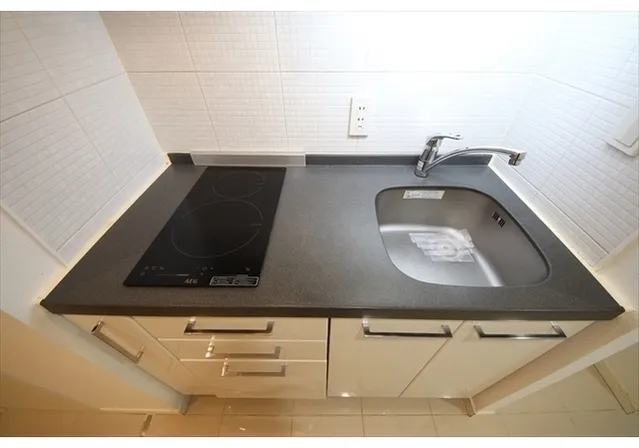 Castalia SuitenguⅡ - Interior - ["Material property", "Cabinetry", "Sink"]