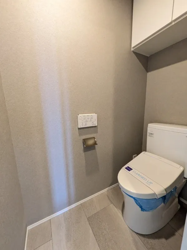 RESIDIA Shima Tsuyama - Interior - ["Flooring", "Floor", "Plumbing fixture"]