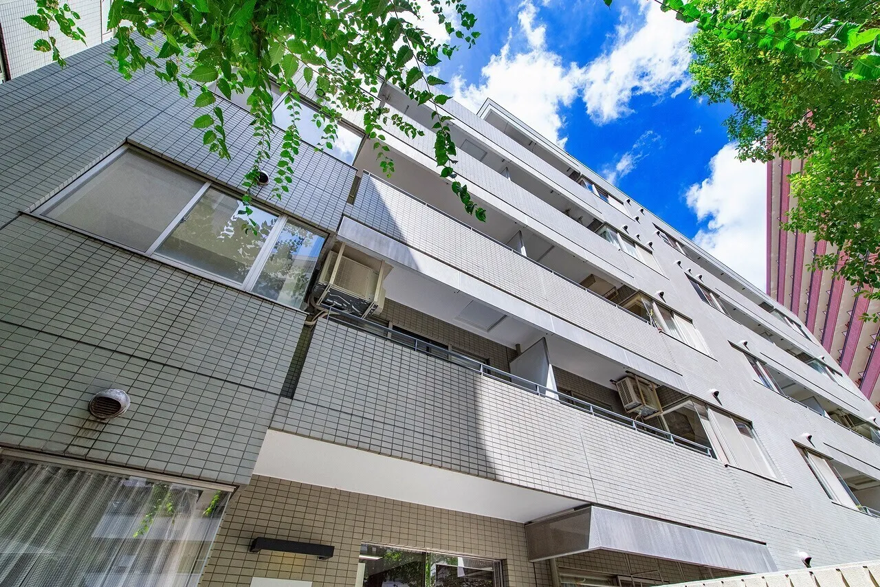 Nishi-Shinjuku Forest Annex - Exterior - ["Building", "Daytime", "Cloud"]