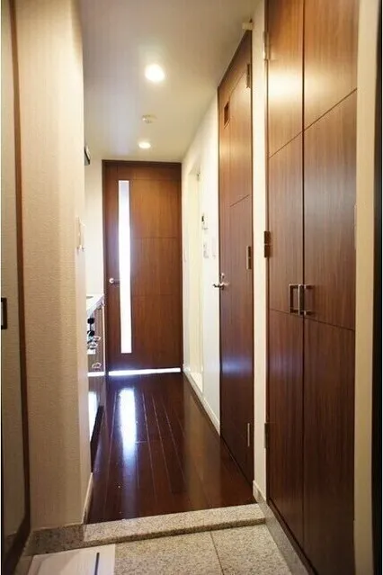 Prospect Glarsa Hiroo - Interior - ["Door", "Fixture", "Wood"]