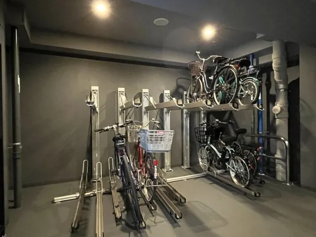 Lugente Itabashi - Exterior - ["Metal", "Bicycle", "Ceiling"]