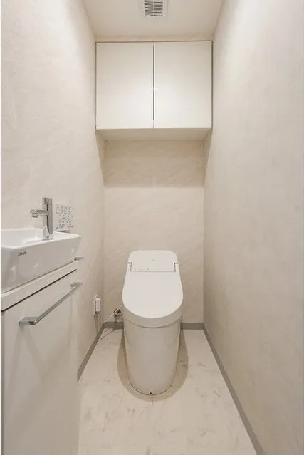 Comforia Liv Bunkyo Gokokuji - Interior - ["Toilet seat", "Flooring", "Plumbing fixture"]