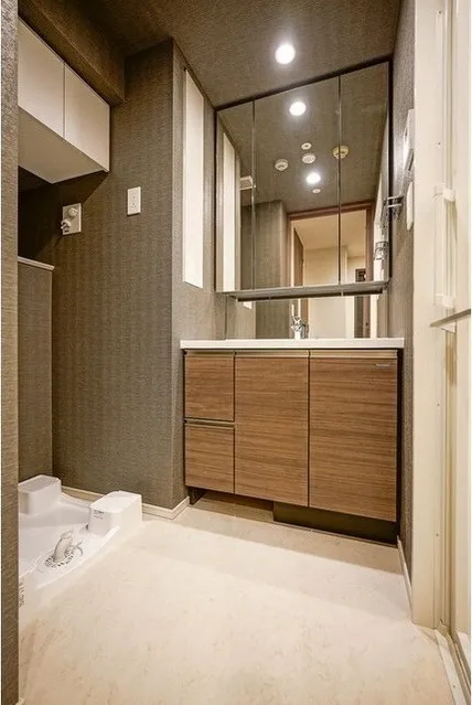 Due Fuchu I - Interior - ["Flooring", "Floor", "Wood"]