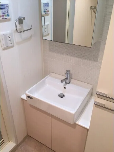 BPR Residence Yoyogi Hatsudai - Interior - ["Bathroom Sink", "Plumbing fixture", "Sink"]
