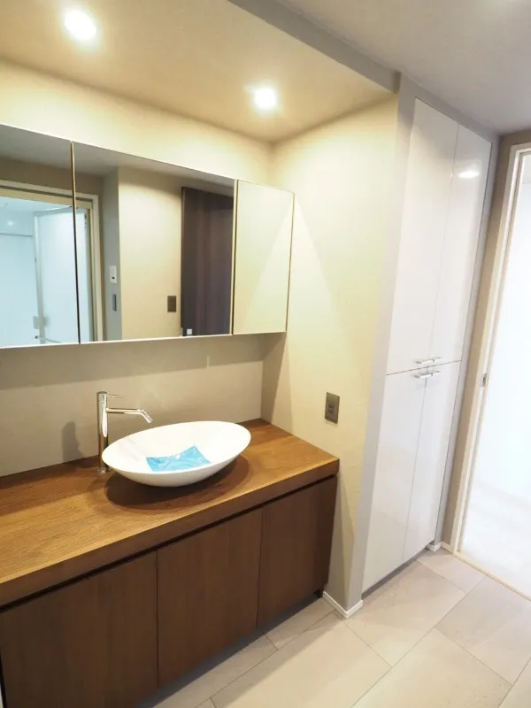 Residia Tower Kamiikebukuro (Tower Building) - Interior - ["Bathroom Sink", "Interior design", "Flooring"]