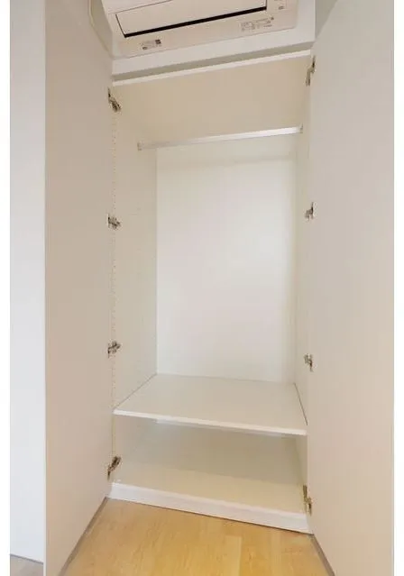 Comforia Honkomagome 1-Chome - Interior - ["Wood", "Flooring", "Floor"]