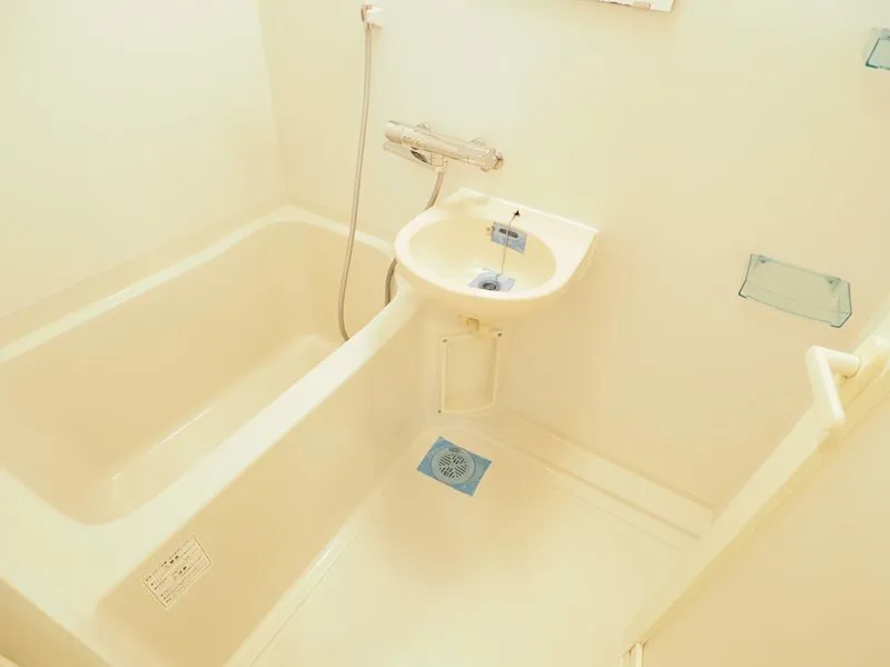 Residia Bunkyo Hongo II - Interior - ["Tap", "Plumbing fixture", "Bathroom sink"]