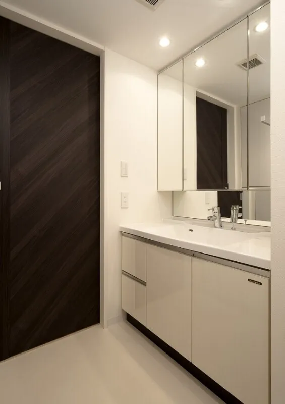 Residia Tower Kamiikebukuro (Tower Building) - Interior - ["Flooring", "Interior design", "Wood"]