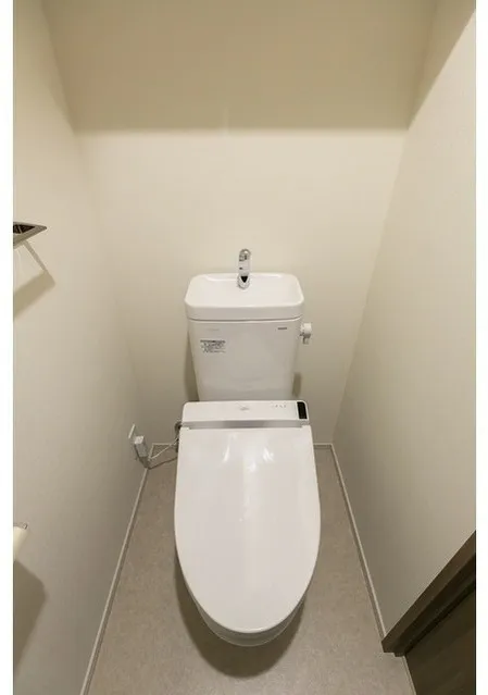 Chef Rule Shin Okachimachi II - Interior - ["Toilet seat", "Plumbing fixture", "Toilet"]