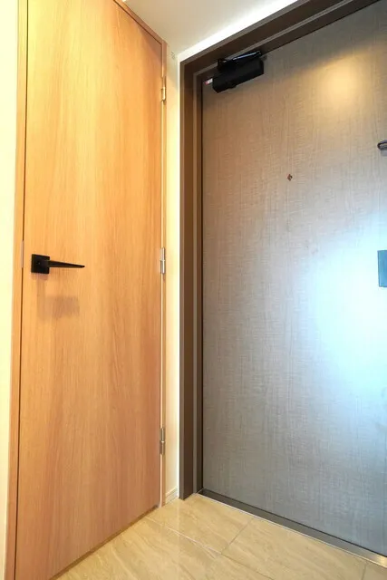 J.GRAN Court Shinagawa Nishioi WEST - Interior - ["Wood", "Door", "Door handle"]