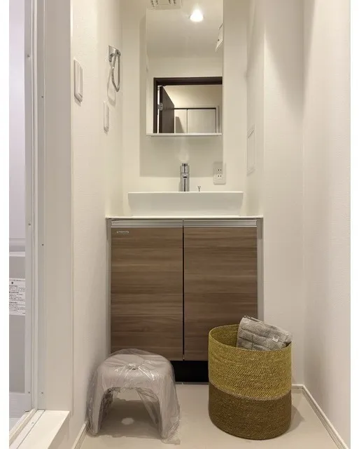 Astera Home Meguro Yutenji West - Interior - ["Bathroom Sink", "Bathroom cabinet", "Flooring"]