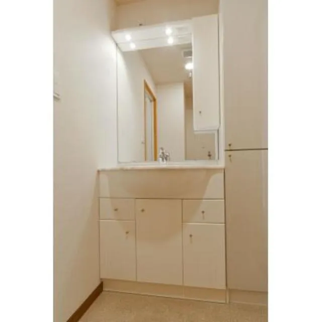 Meikyu Kan - Interior - ["Cabinetry", "Bathroom cabinet", "Sink"]
