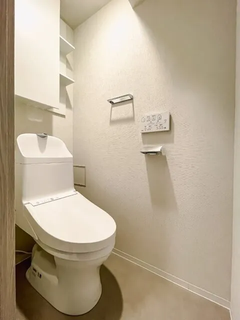 Brookside Residence Kiba - Interior - ["Toilet seat", "Toilet", "Flooring"]