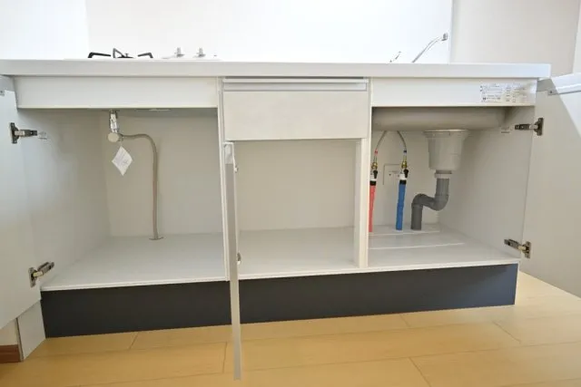 CENTRAL GARDEN RESIDENCE TOKYO - Interior - ["Flooring", "Floor", "Composite material"]