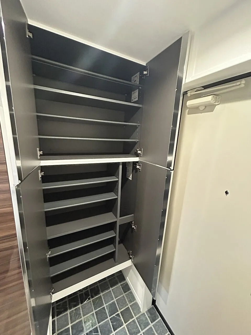 LiveFlat Morishita II - Interior - ["Gas", "Major appliance", "Flooring"]