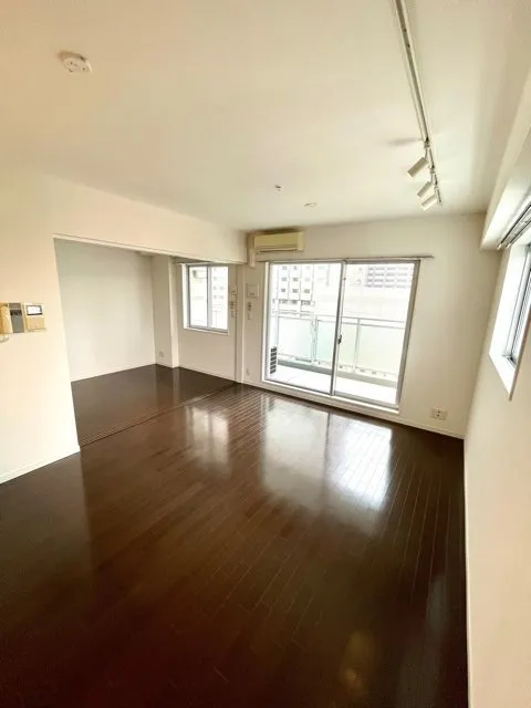 RESIDIA Kinshicho - Interior - ["Window", "Fixture", "Building"]