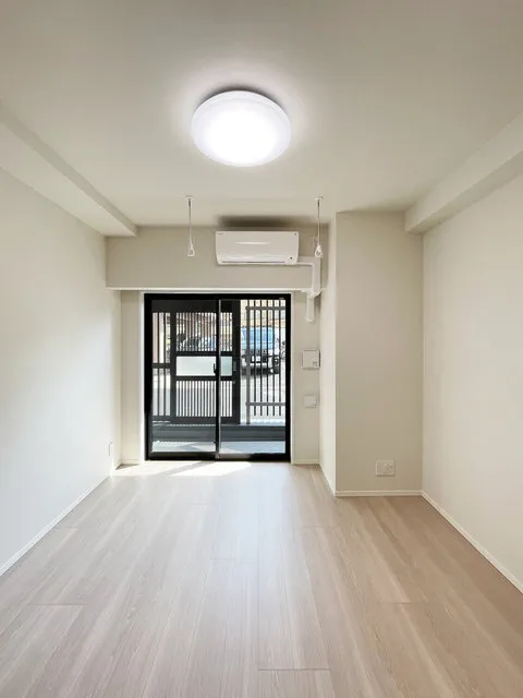 Ichigayadaimachizaka Front - Interior - ["Flooring", "Ceiling", "Floor"]