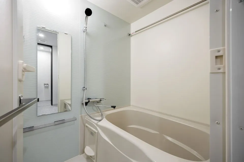 Hmlet Higashi-Shinjuku II - Interior - ["Plumbing fixture", "Bathroom", "Flooring"]