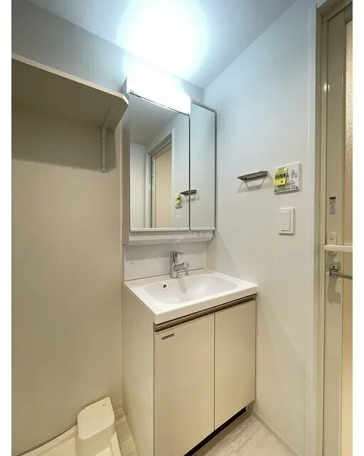Comforia Liv Minamisunamachi East - Interior - ["Plumbing fixture", "Flooring", "Floor"]