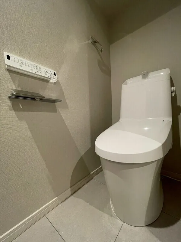 Milia Residence Nihonbashi Ningyocho II - Interior - ["Toilet seat", "Plumbing fixture", "Toilet"]