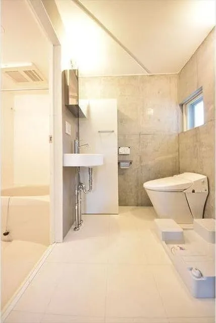 FARE Uehara Noye EAST - Interior - ["Flooring", "Floor", "Plumbing fixture"]