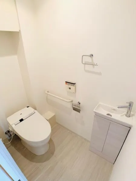 Brillia Ist Sangenjaya Blossom Terrace - Interior - ["Toilet seat", "Plumbing fixture", "Toilet"]