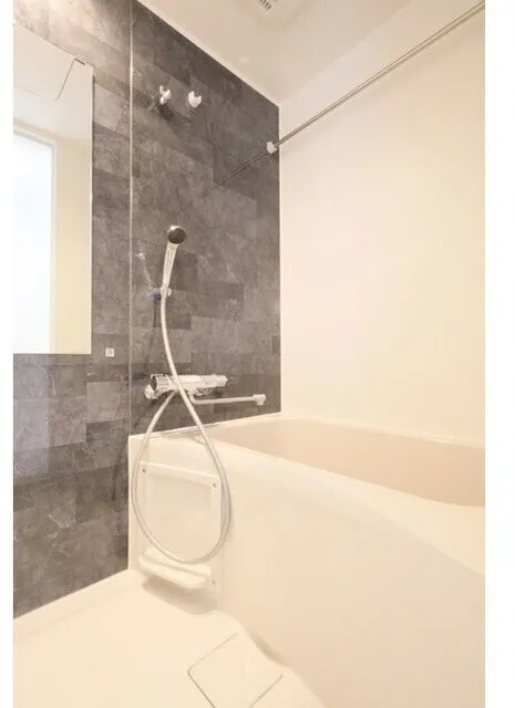 Option Sakashita - Interior - ["Flooring", "Plumbing fixture", "Floor"]