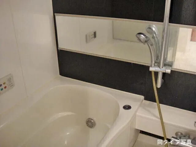 Comforia Shimokitazawa - Interior - ["Bathtub", "Tap", "Plumbing fixture"]