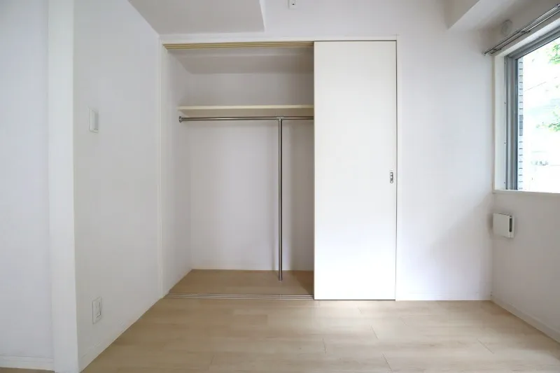 Castalia Hatsudai - Interior - ["Wall", "Flooring", "Wood"]