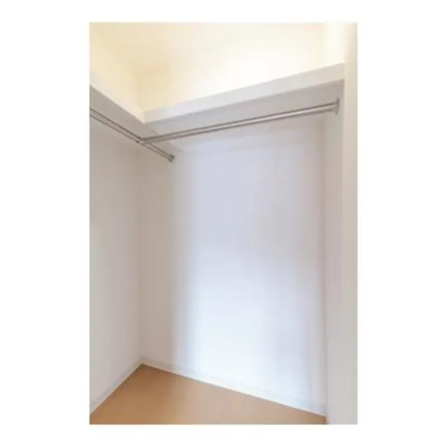 Camel Place - Interior - ["Wall", "Room", "Ceiling"]