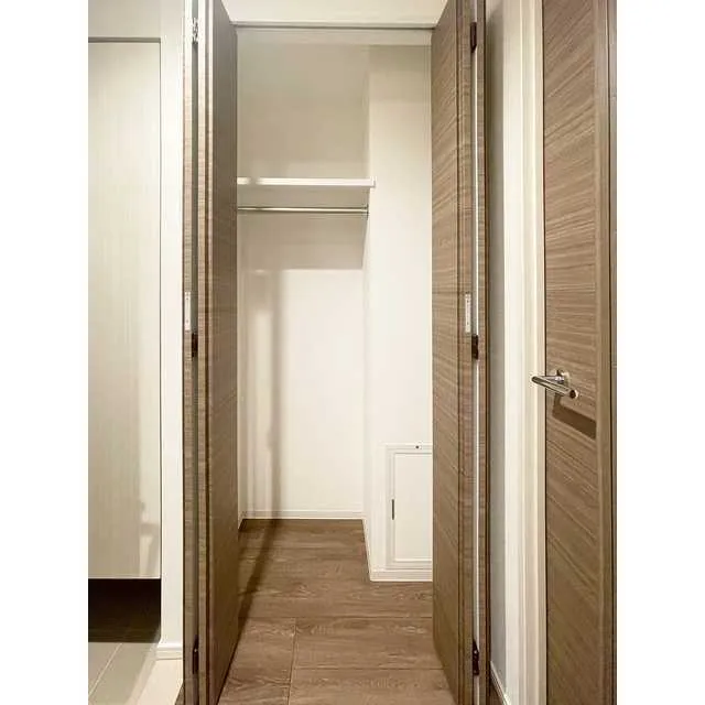 Zinnia Asakusa - Interior - ["Building", "Fixture", "Door"]