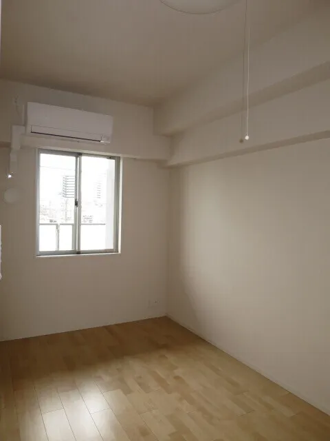 BLESS Kamiikebukuro - Interior - ["Flooring", "Floor", "Wood"]