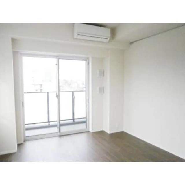 Park Axis Kikugawa - Interior - ["Building", "Window", "Fixture"]