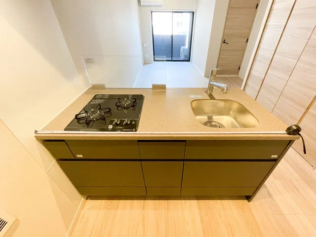 Preasvelta Minowa - Interior - ["Flooring", "Plumbing fixture", "Kitchen"]