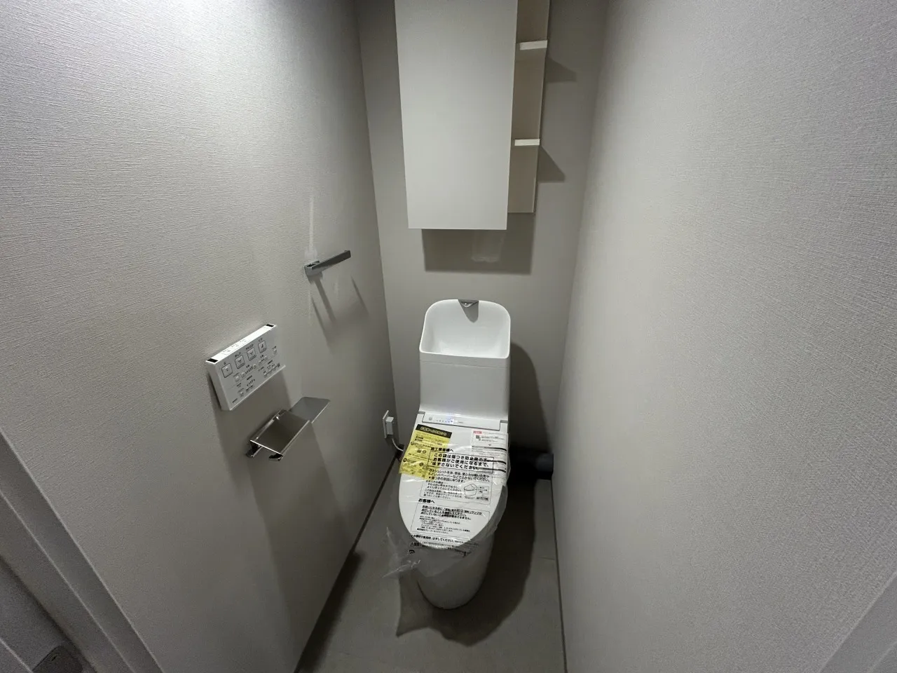 Blanciesta Asakusa Kuramae - Interior - ["Toilet seat", "Toilet", "Floor"]