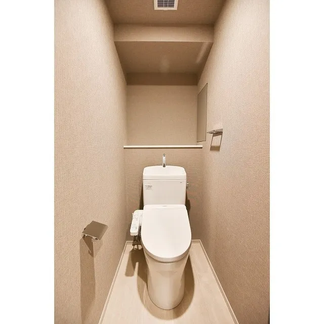 Comforia Morishita Riverside - Interior - ["Toilet seat", "Toilet", "Plumbing fixture"]