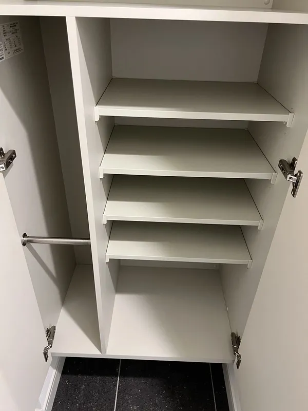 Casa Splendid Shinjuku Gyoen - Interior - ["Shelving", "Cupboard", "Closet"]