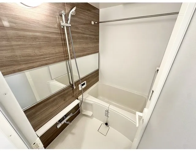 Comforia Liv Sumiyoshi Chida - Interior - ["Wood", "Flooring", "Floor"]