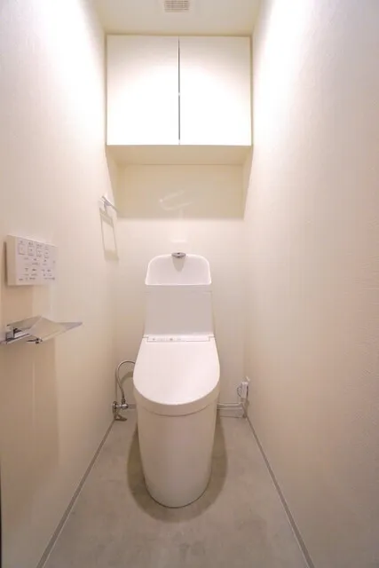 Belle Face Hatchobori West - Interior - ["Toilet seat", "Toilet", "Bathroom"]
