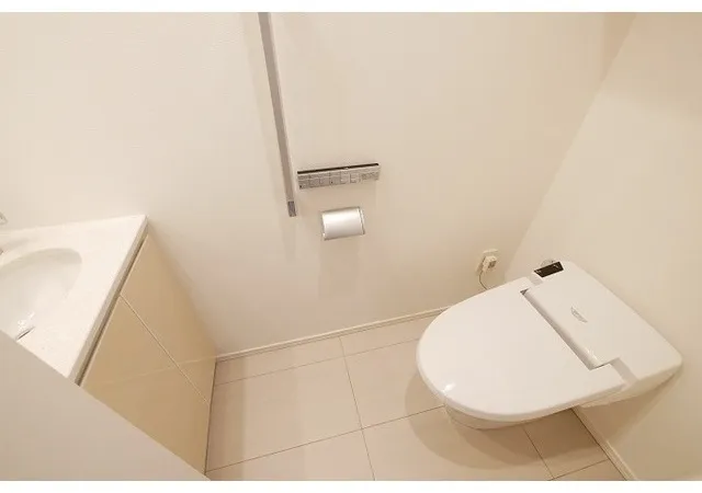 Comforia Shinjuku East Side Tower - Interior - ["Toilet seat", "Toilet", "Plumbing fixture"]