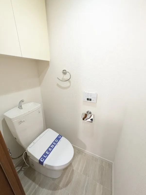 Park Flats Shibuya Daikanyama - Interior - ["Toilet seat", "Flooring", "Plumbing fixture"]