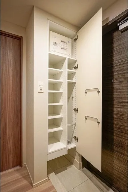 Due Fuchu I - Interior - ["Wood", "Flooring", "Interior design"]