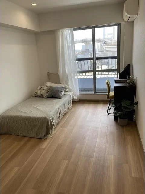 LOOP-M - Interior - ["Property", "Furniture", "Building"]