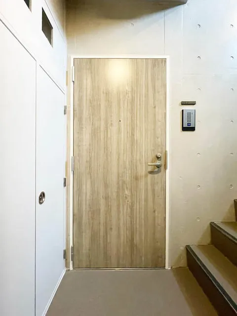 CASA GRAZIE Nishi-Ojima - Interior - ["Property", "Building", "Door"]