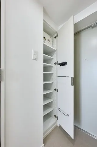 TOMORE Shinagawa Nakanobu - Interior - ["Wood", "Flooring", "Interior design"]
