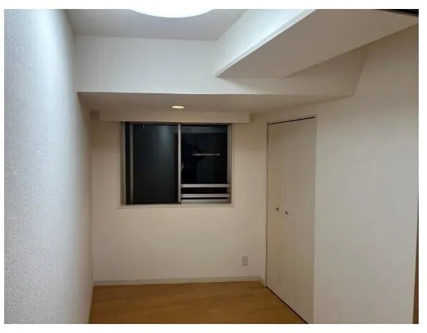 Comforia Ginza East - Interior - ["Flooring", "Floor", "Ceiling"]