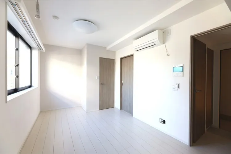 Live Casa Monzen-Nakacho - Interior - ["Flooring", "Floor", "Ceiling"]