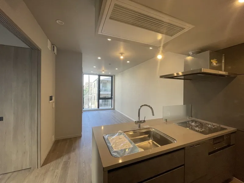 Lumiec Suite Ebisu - Interior - ["Countertop", "Apartment", "Floor"]