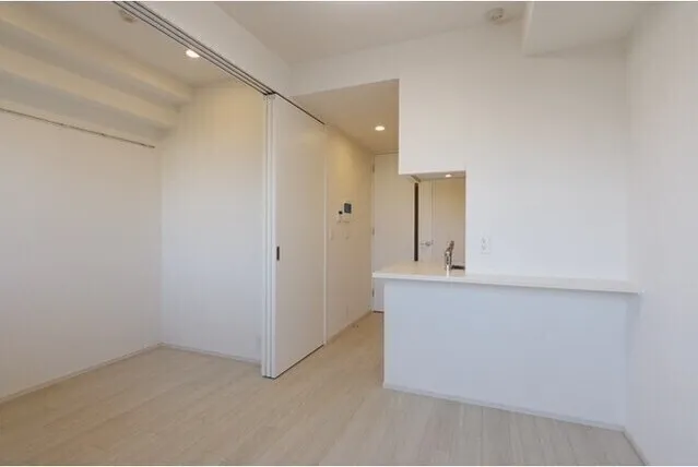 Comforia Morishita South - Interior - ["Building", "Rectangle", "Wood"]